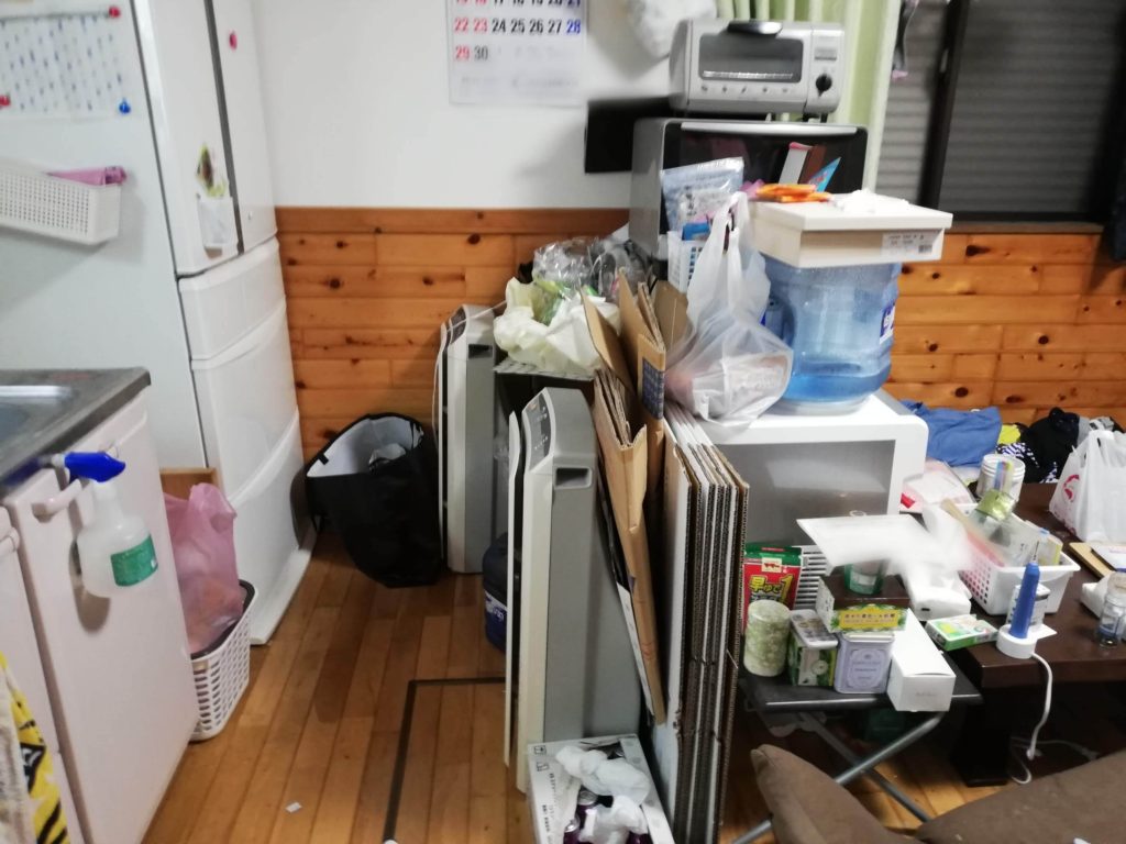 キッチン　食器棚の整理