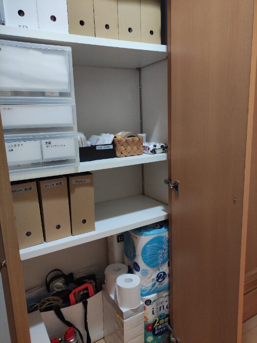 日用品　収納　棚